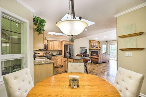 Spacious Home Less Than 8 Mi To Main Street And Hikes