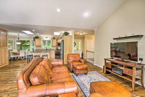 Spacious Home Less Than 8 Mi To Main Street And Hikes