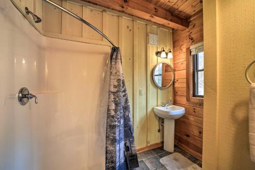 Waynesville Mountain Top Retreat With Decks!