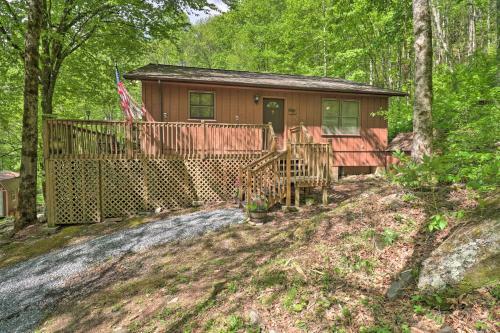 Creekside Home With Fire Pit, Less Than 15 Mi To Hiking