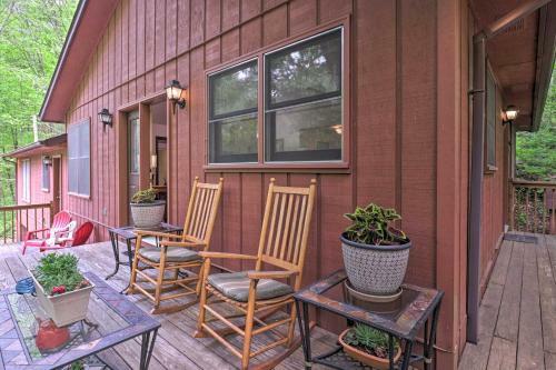 Creekside Home With Fire Pit, Less Than 15 Mi To Hiking
