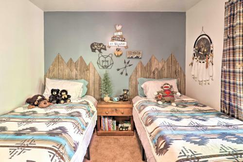 Creekside Home With Fire Pit, Less Than 15 Mi To Hiking