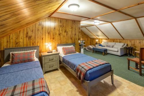 Cascading Creek Cabin