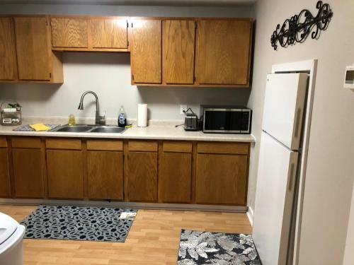 Burrel Avenue Apartments