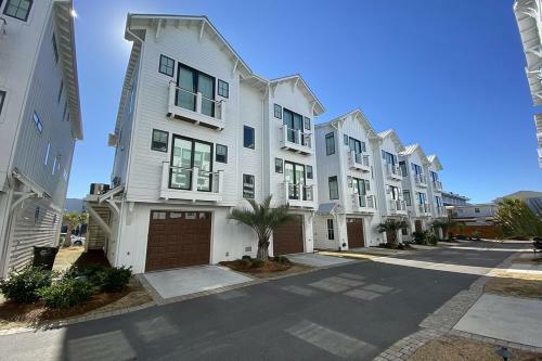 Beach Happy By Sea Scape Properties