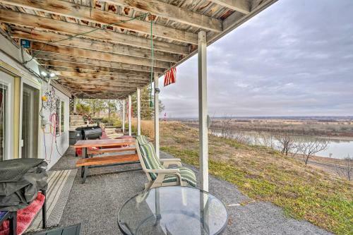 Williston Apartment With Missouri River Views!