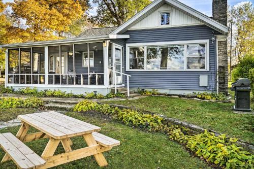 Waterfront Indian Lake Cottage With Fire Pit And Views