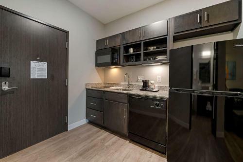 Hotel Mainstay Suites Cincinnati University - Uptown