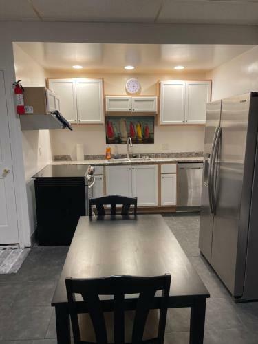 Luxury 1 Bedroom ,california King Apt Clifton Area