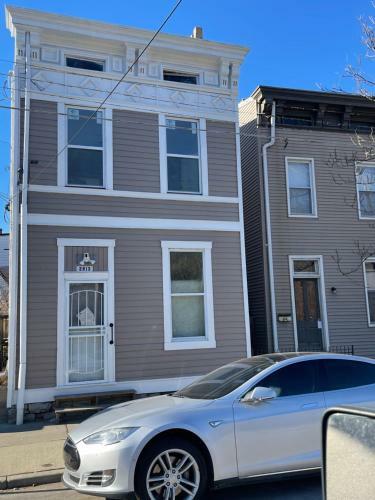 Luxury 1 Bedroom ,california King Apt Clifton Area