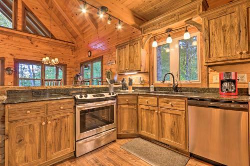Serenity Now Cabin With Fire Pit And Game Room!