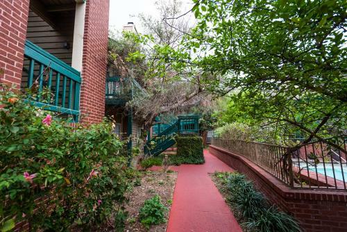 Hotel Habitat Suites