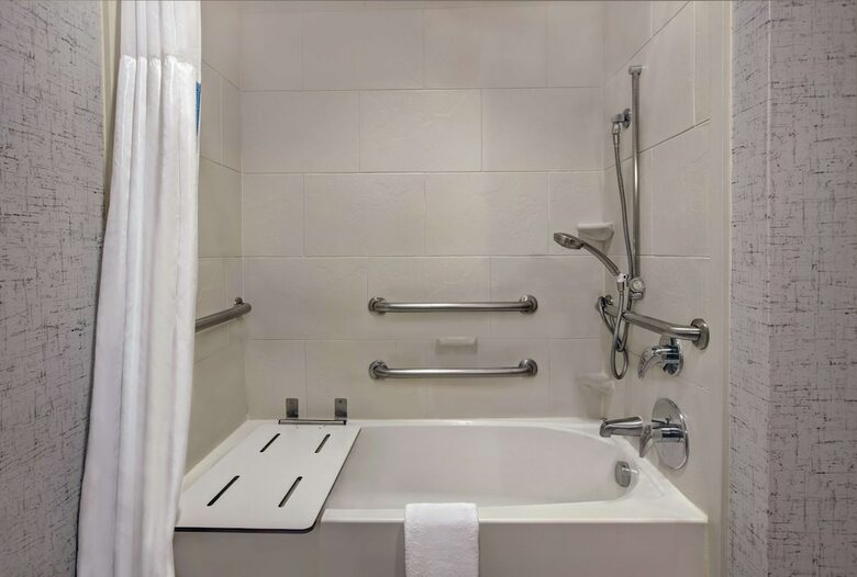 Hotel Hampton Inn And Suites Austin University Capitol