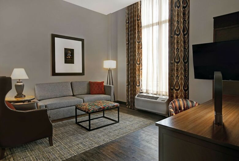Hotel Hampton Inn And Suites Austin University Capitol