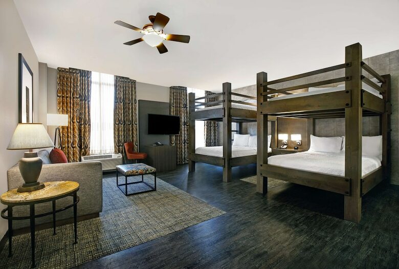 Hotel Hampton Inn And Suites Austin University Capitol