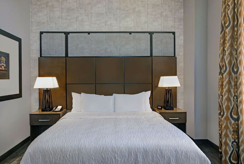 Hotel Hampton Inn And Suites Austin University Capitol