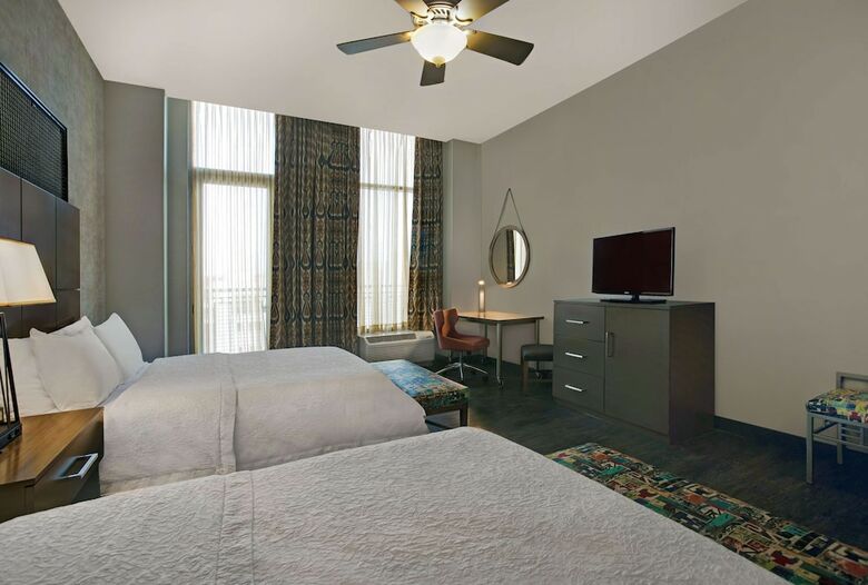 Hotel Hampton Inn And Suites Austin University Capitol