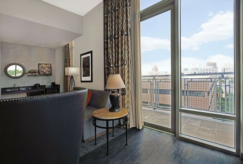 Hotel Hampton Inn And Suites Austin University Capitol