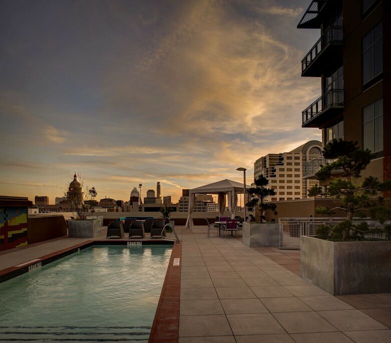 Hotel Hampton Inn And Suites Austin University Capitol