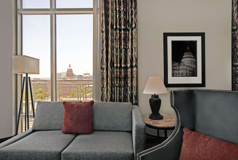 Hotel Hampton Inn And Suites Austin University Capitol