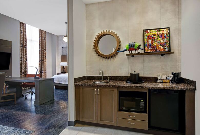 Hotel Hampton Inn And Suites Austin University Capitol