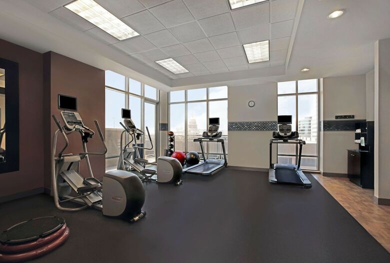 Hotel Hampton Inn And Suites Austin University Capitol