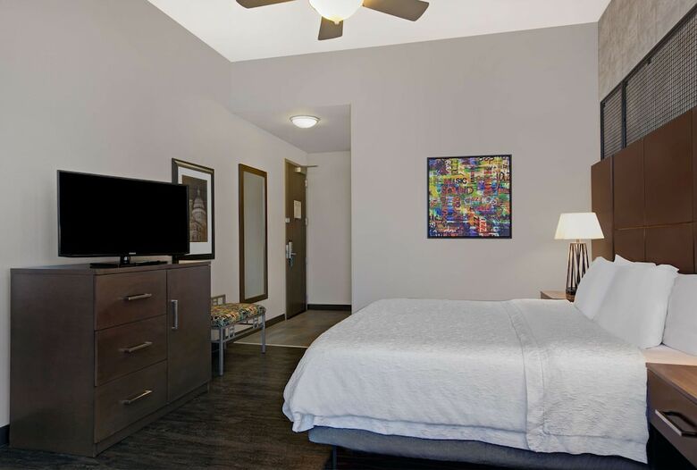 Hotel Hampton Inn And Suites Austin University Capitol