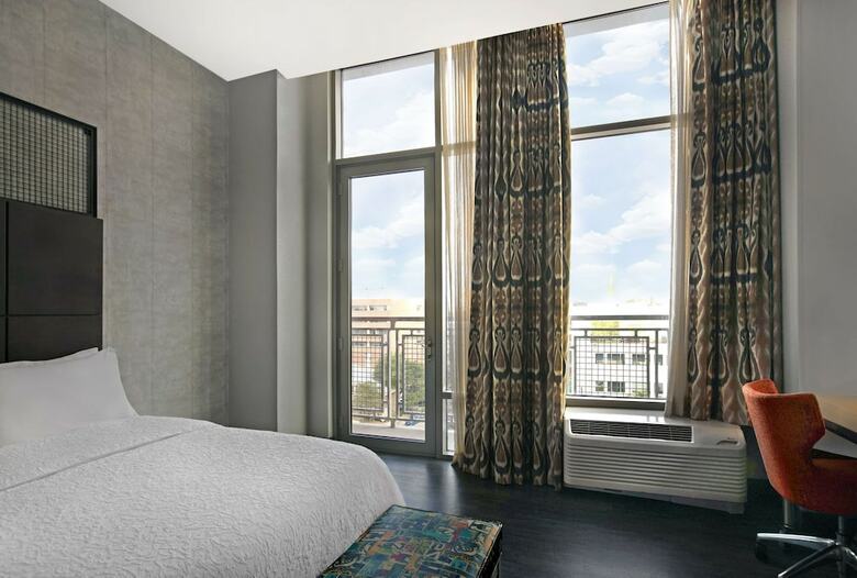 Hotel Hampton Inn And Suites Austin University Capitol