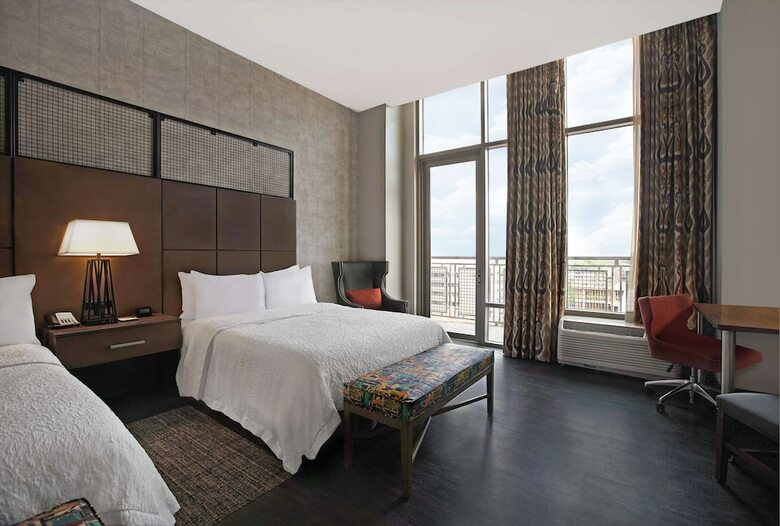 Hotel Hampton Inn And Suites Austin University Capitol