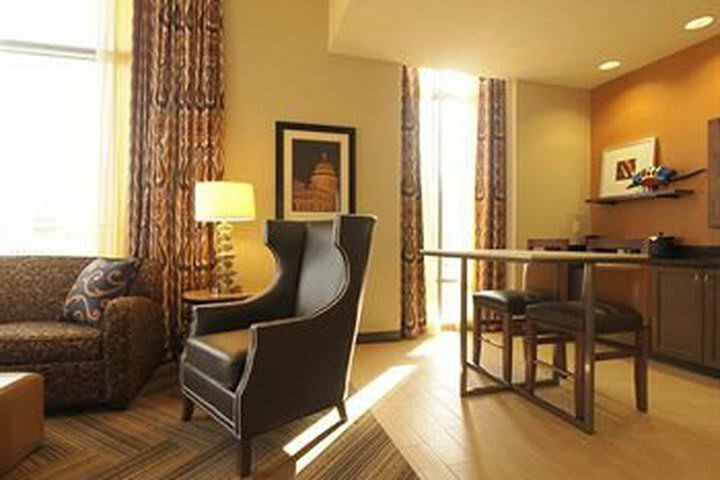 Hotel Hampton Inn And Suites Austin University Capitol