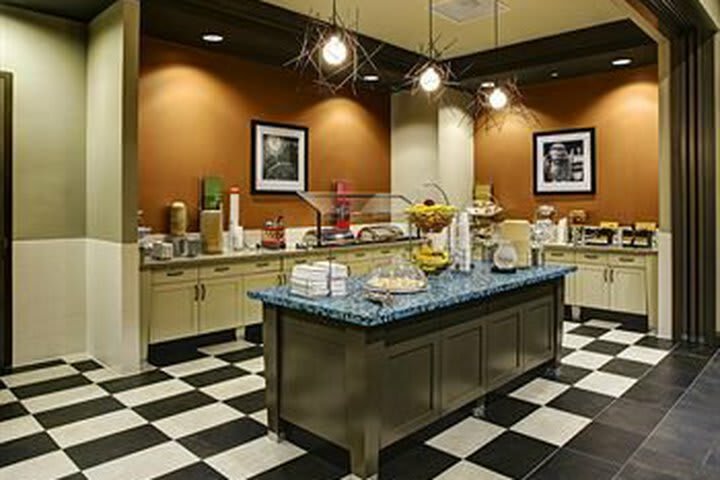 Hotel Hampton Inn And Suites Austin University Capitol