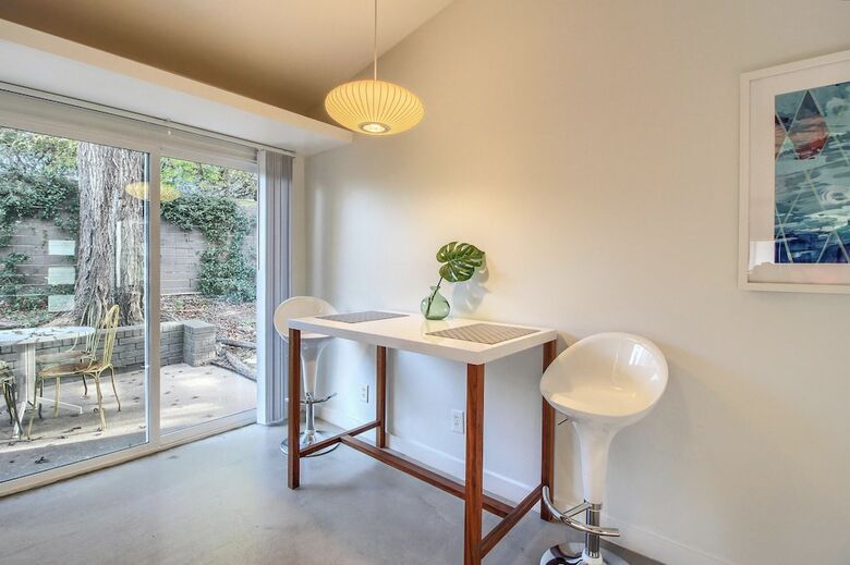 Travis Heights Modern I