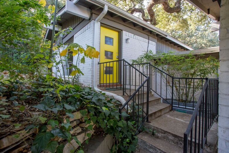 Travis Heights Modern I