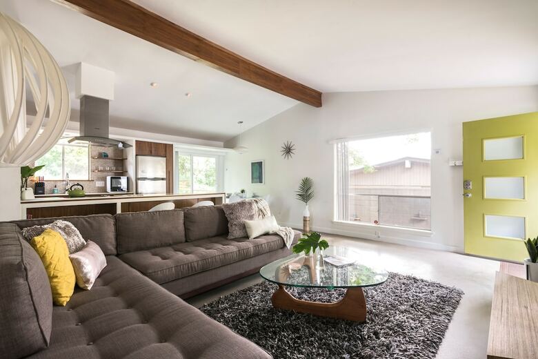Travis Heights Modern I