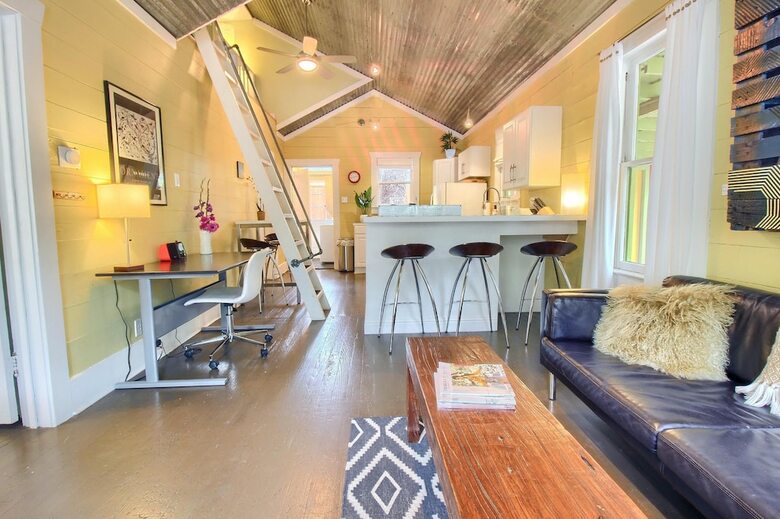 Travis Heights Modern I