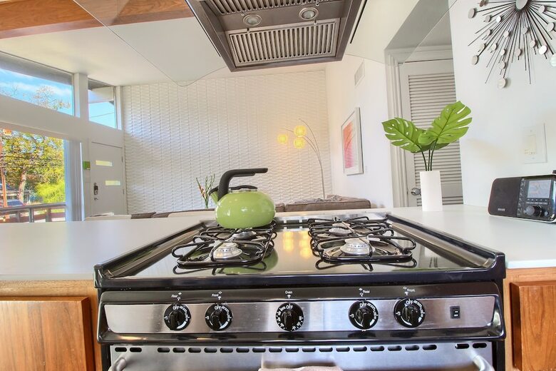 Travis Heights Modern I