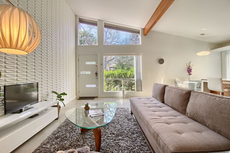 Travis Heights Modern I