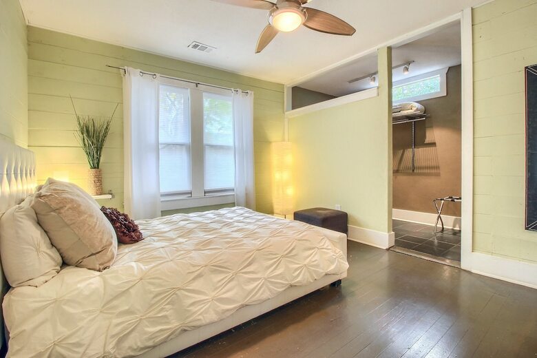 Travis Heights Modern I