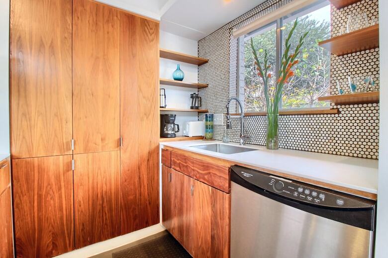 Travis Heights Modern I