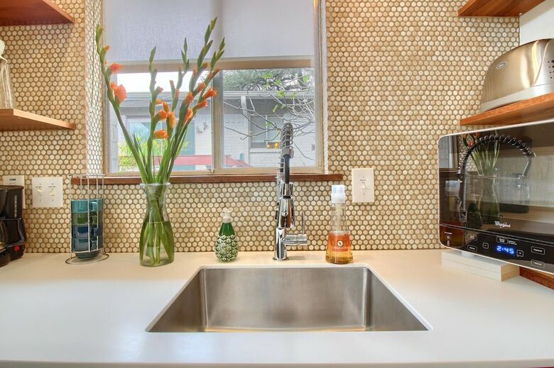 Travis Heights Modern I
