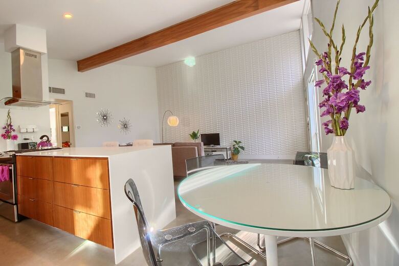 Travis Heights Modern I
