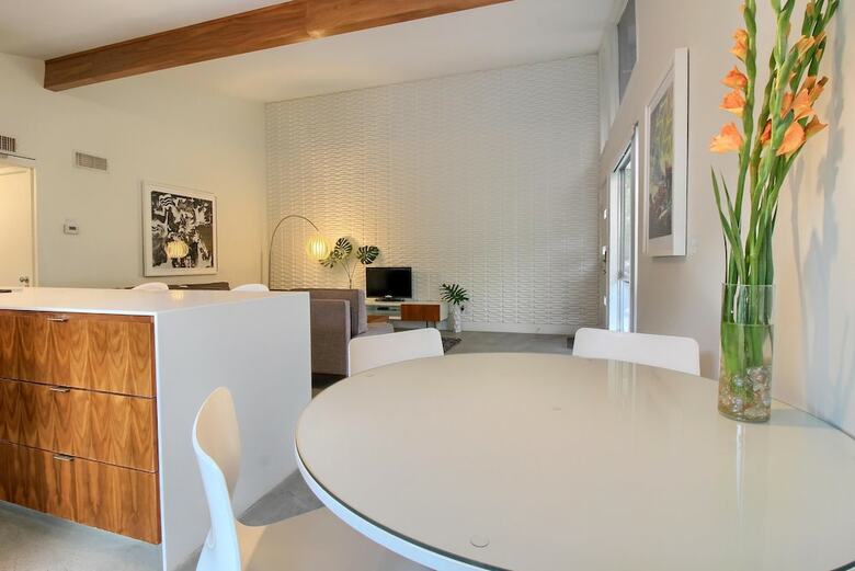 Travis Heights Modern I