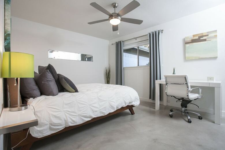 Travis Heights Modern I