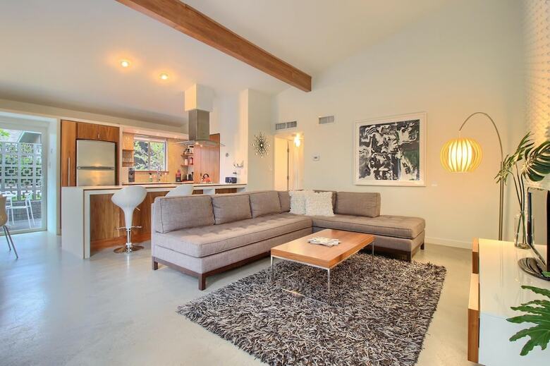 Travis Heights Modern I