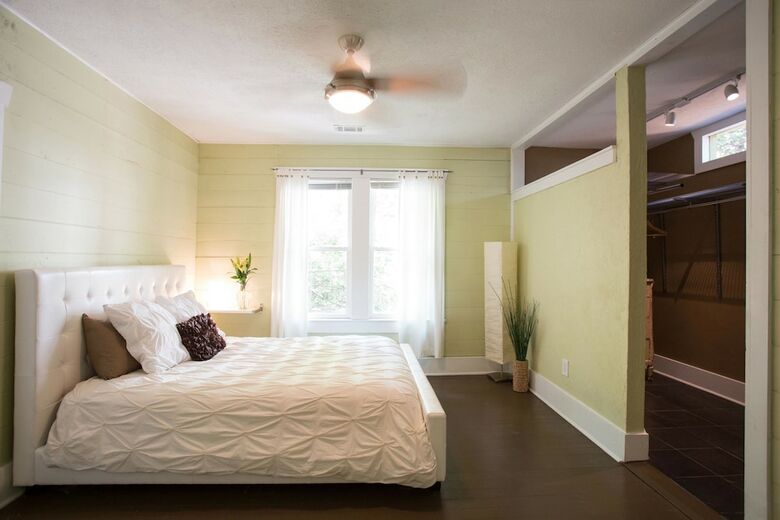 Travis Heights Modern I