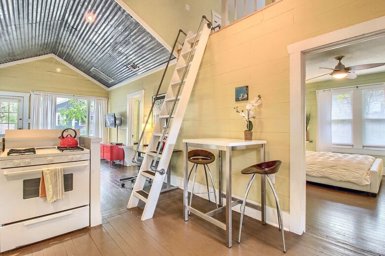 Travis Heights Modern I