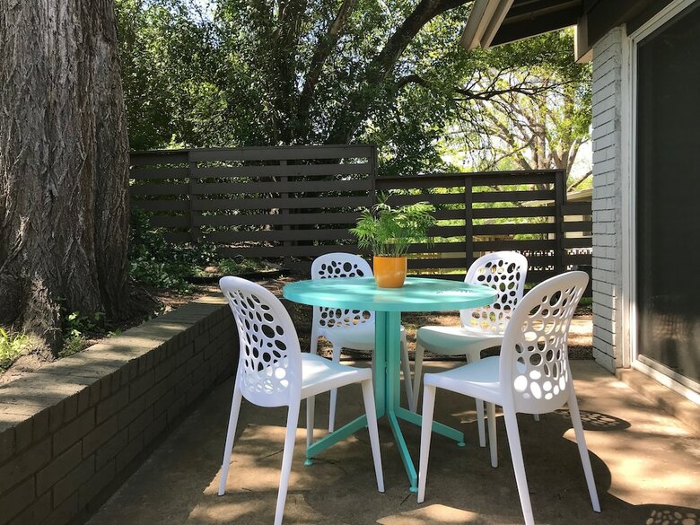 Travis Heights Modern I