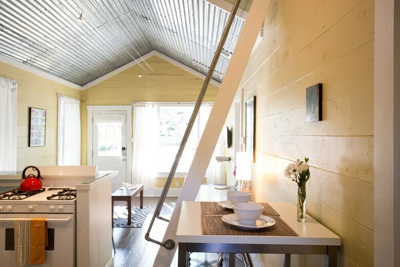 Travis Heights Modern I