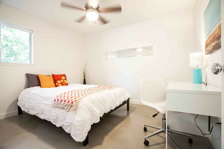 Travis Heights Modern I