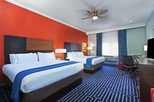 Holiday Inn Express Hotel And Suites Houston East